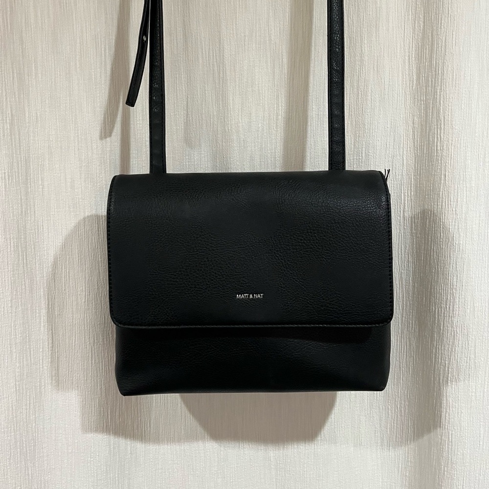 Matt and Nat cross body purse